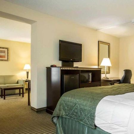 Quality Inn & Suites Greenville - Haywood Mall Dış mekan fotoğraf