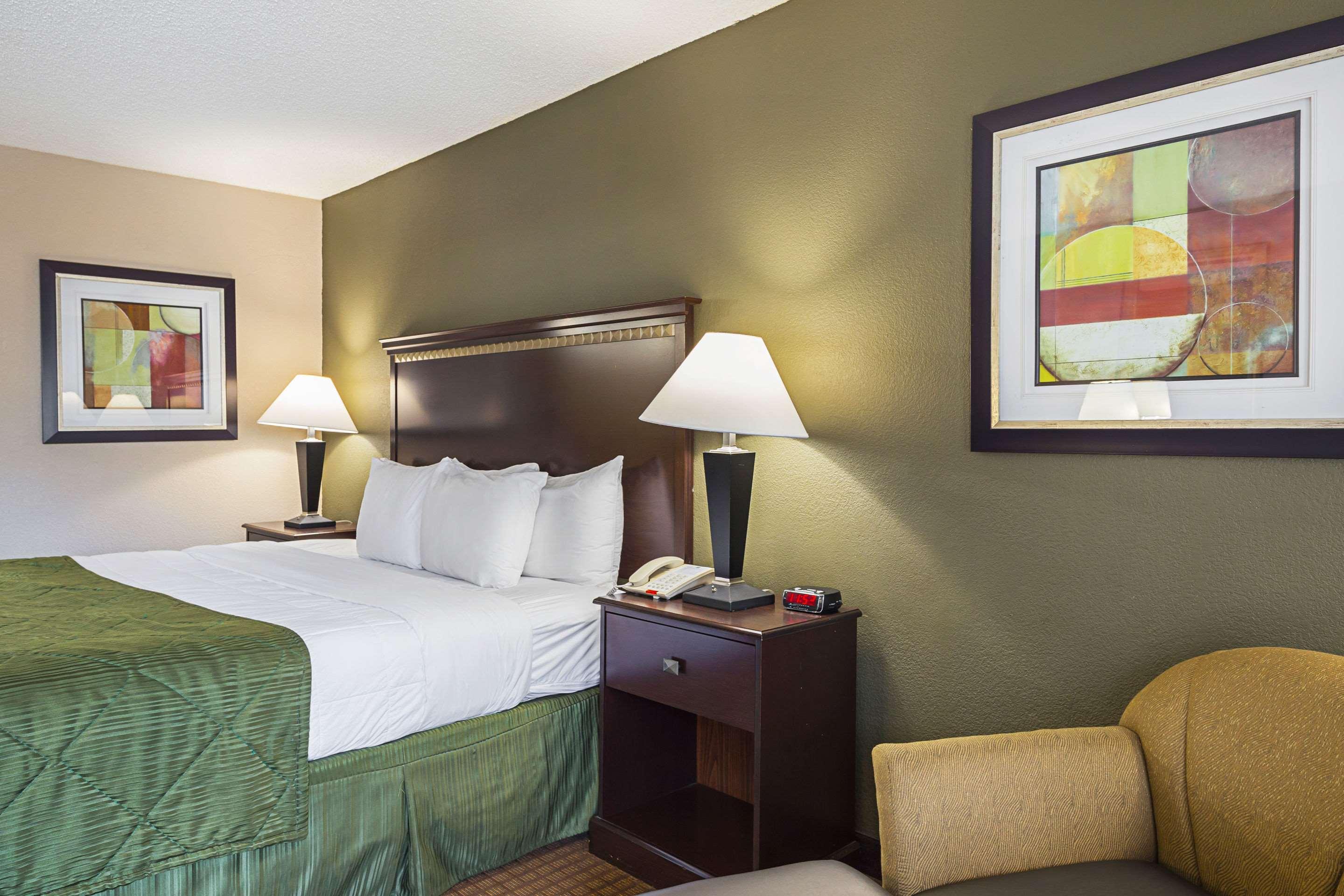 Quality Inn & Suites Greenville - Haywood Mall Dış mekan fotoğraf