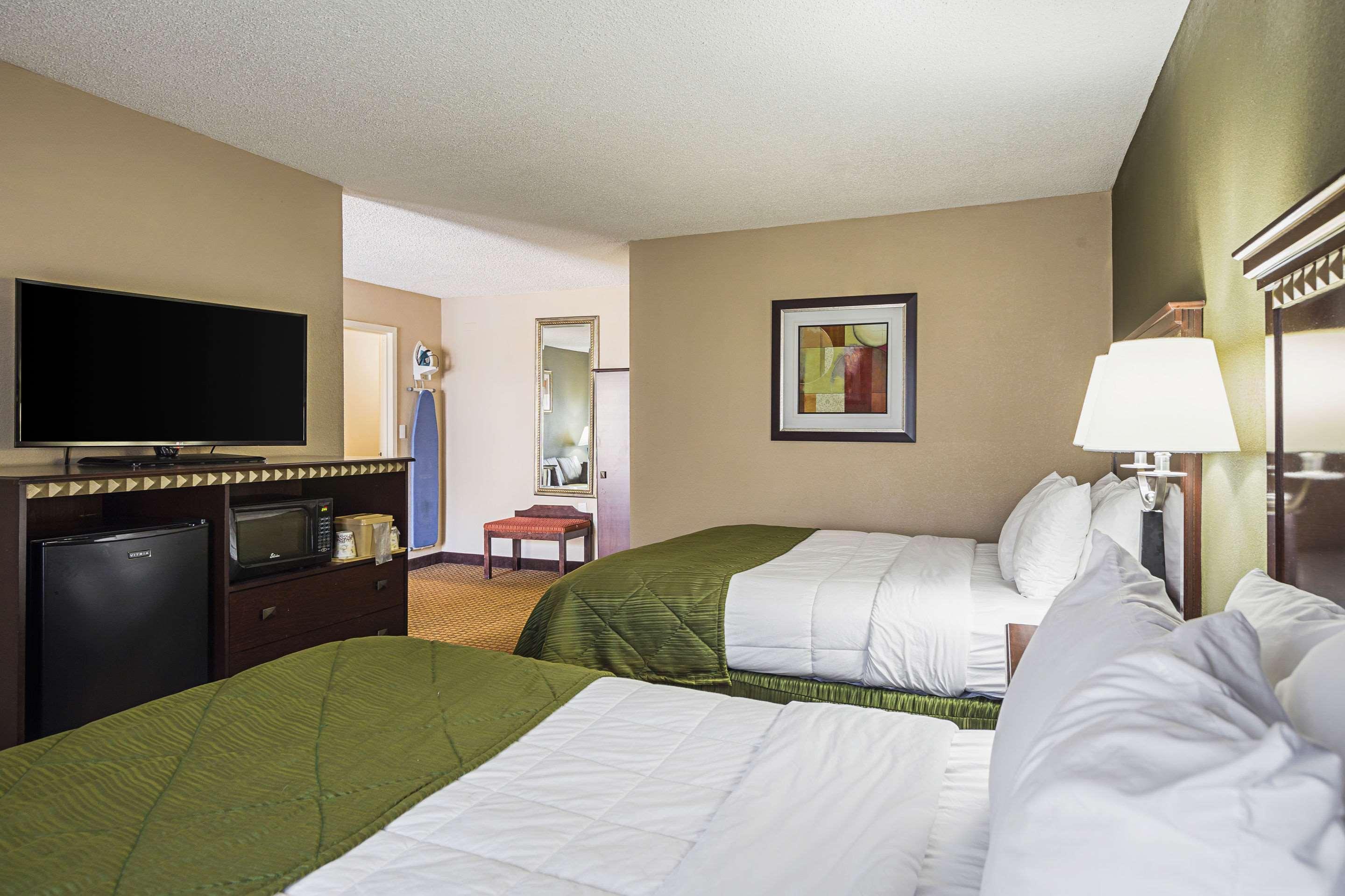 Quality Inn & Suites Greenville - Haywood Mall Dış mekan fotoğraf