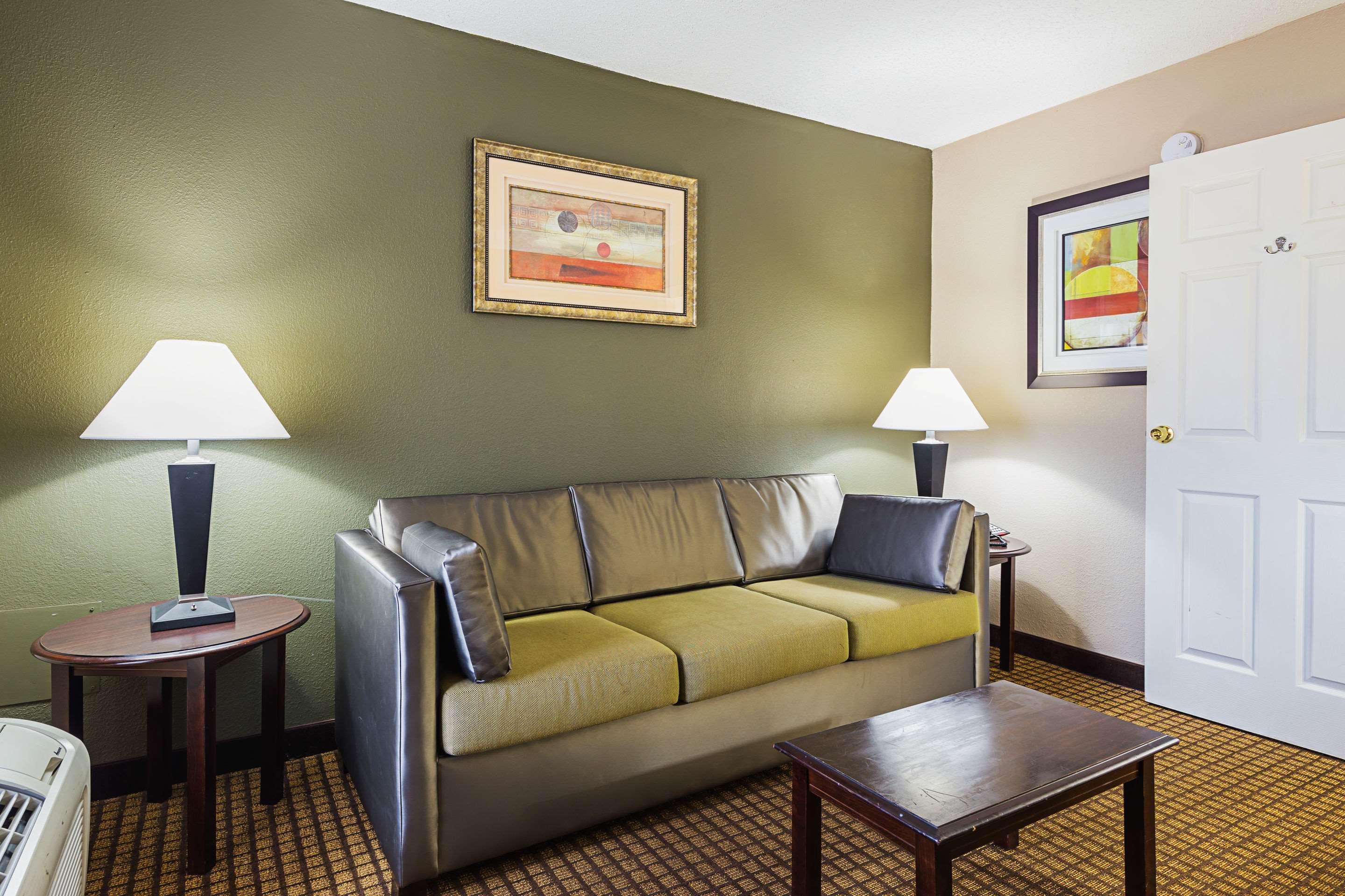 Quality Inn & Suites Greenville - Haywood Mall Dış mekan fotoğraf