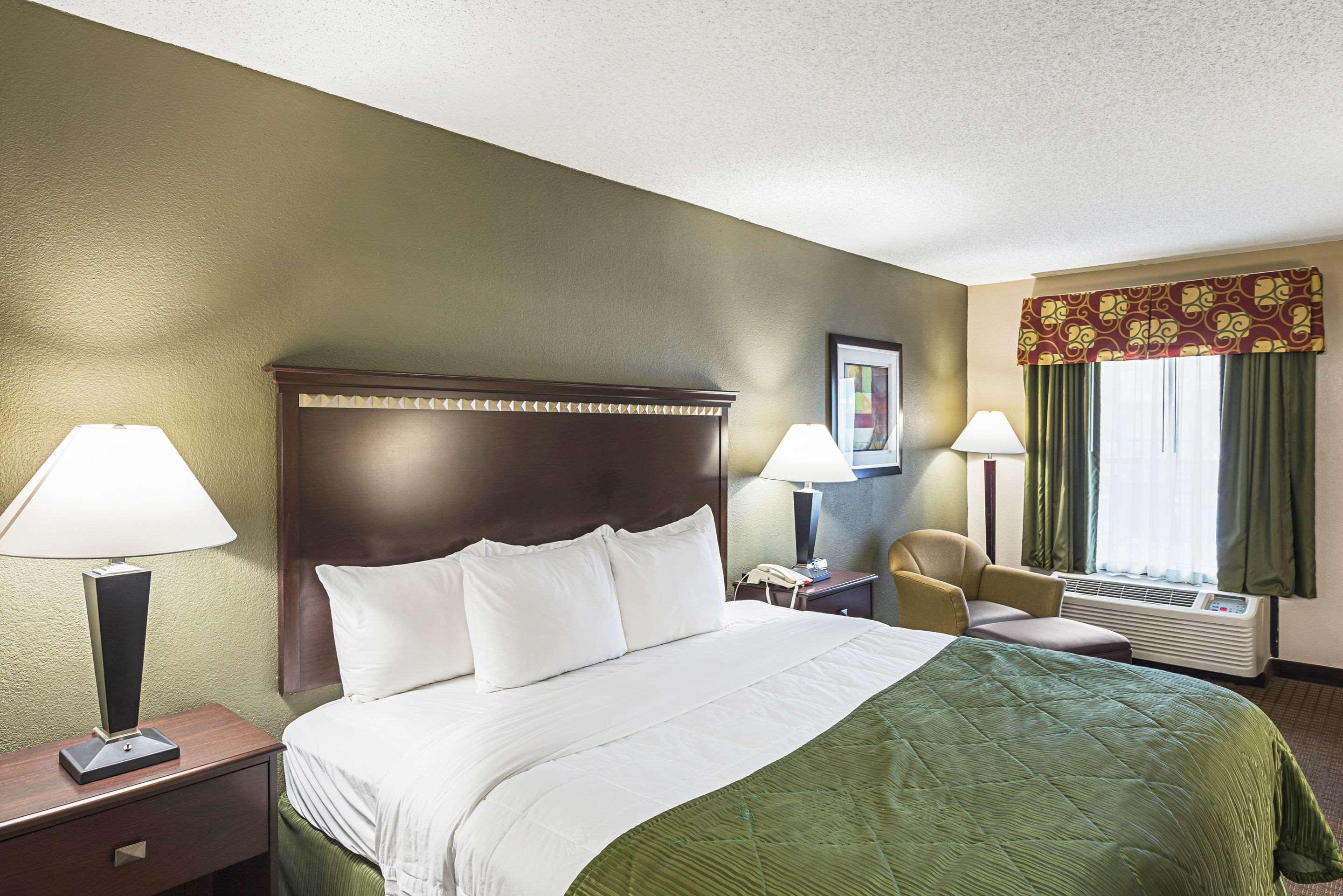 Quality Inn & Suites Greenville - Haywood Mall Dış mekan fotoğraf