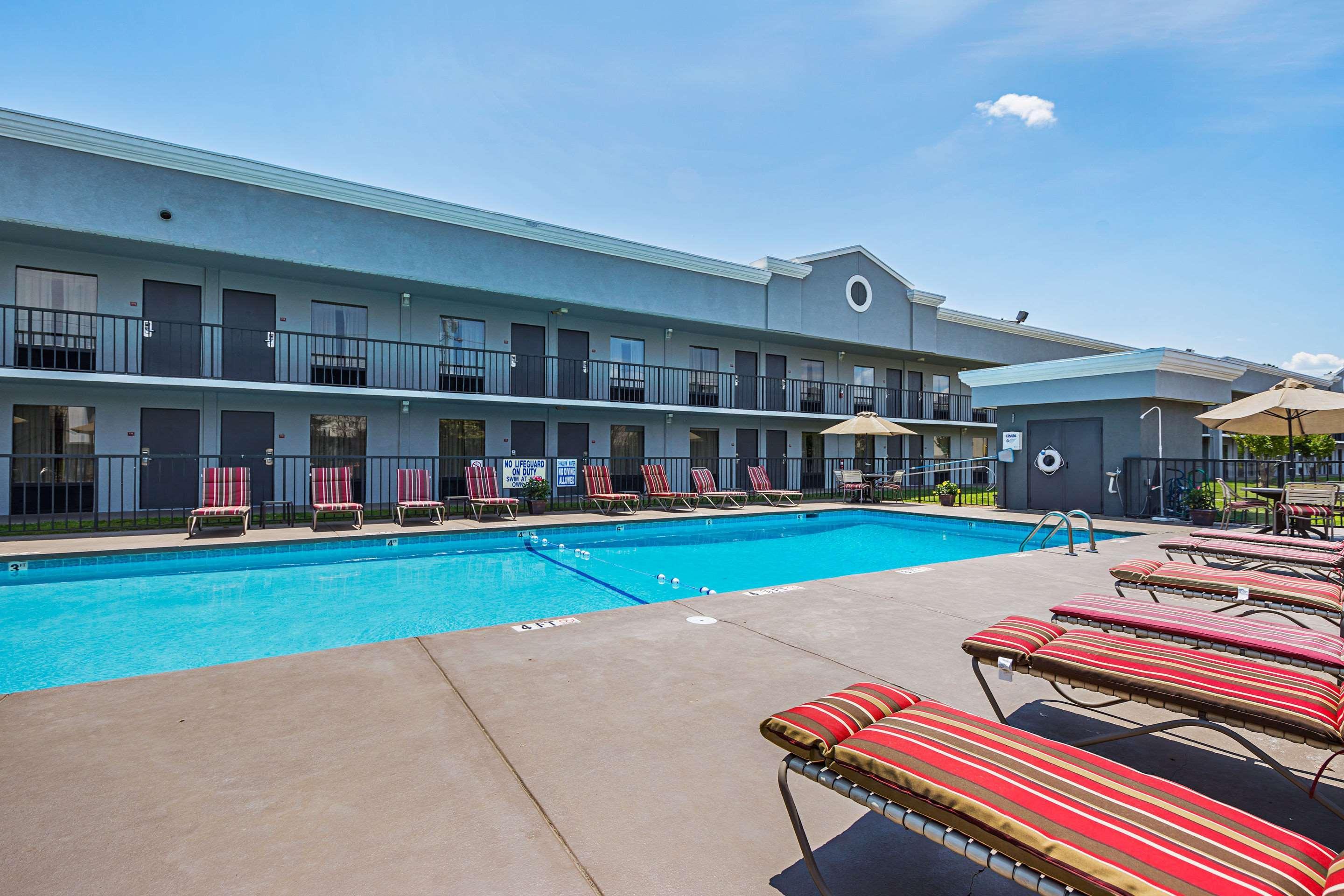 Quality Inn & Suites Greenville - Haywood Mall Dış mekan fotoğraf