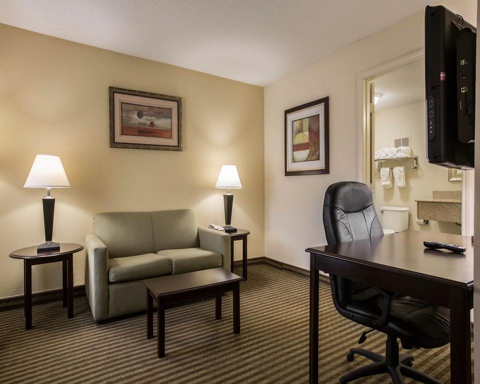 Quality Inn & Suites Greenville - Haywood Mall Dış mekan fotoğraf