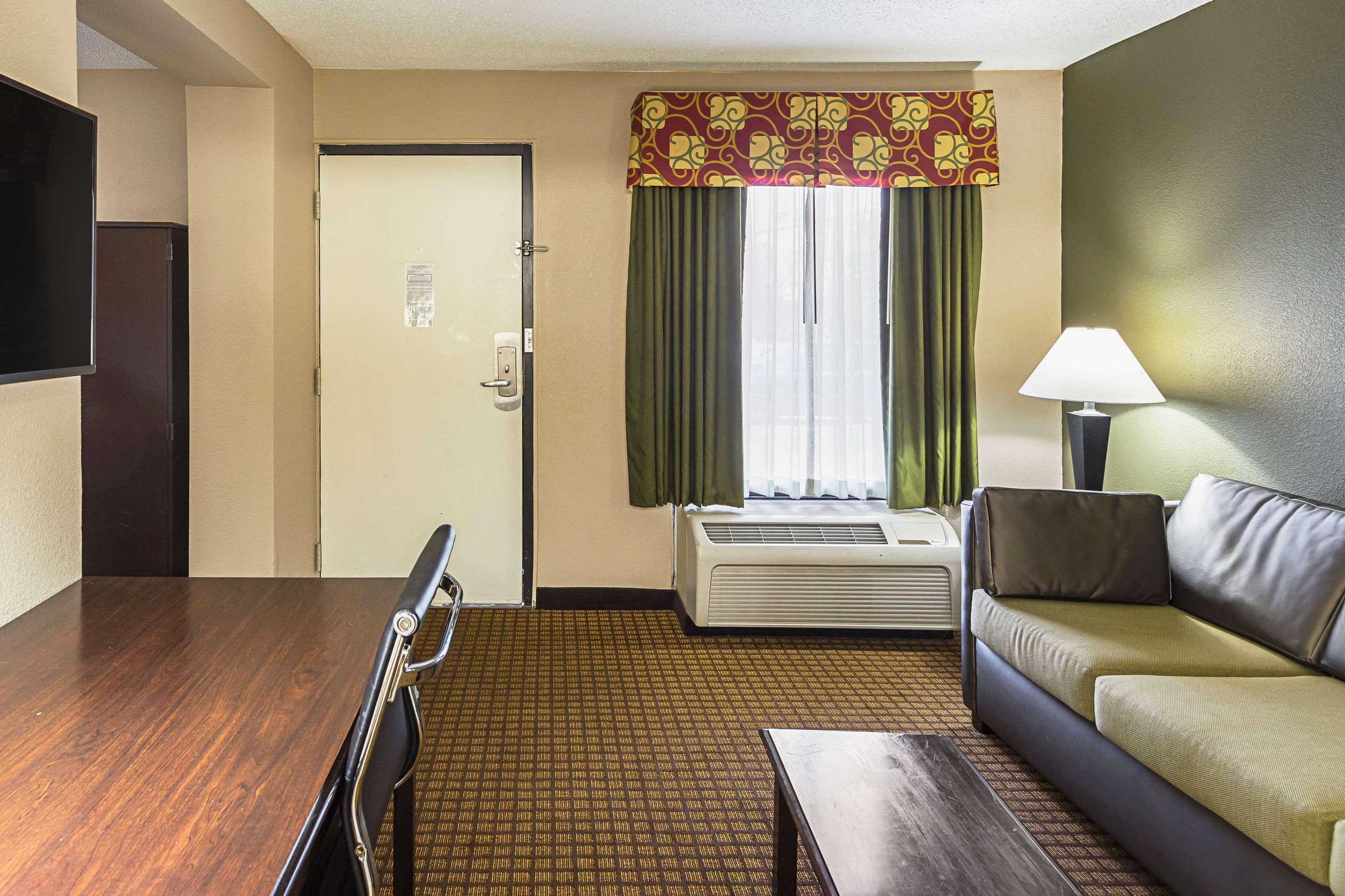Quality Inn & Suites Greenville - Haywood Mall Dış mekan fotoğraf