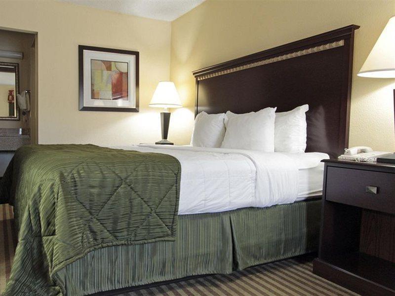 Quality Inn & Suites Greenville - Haywood Mall Dış mekan fotoğraf