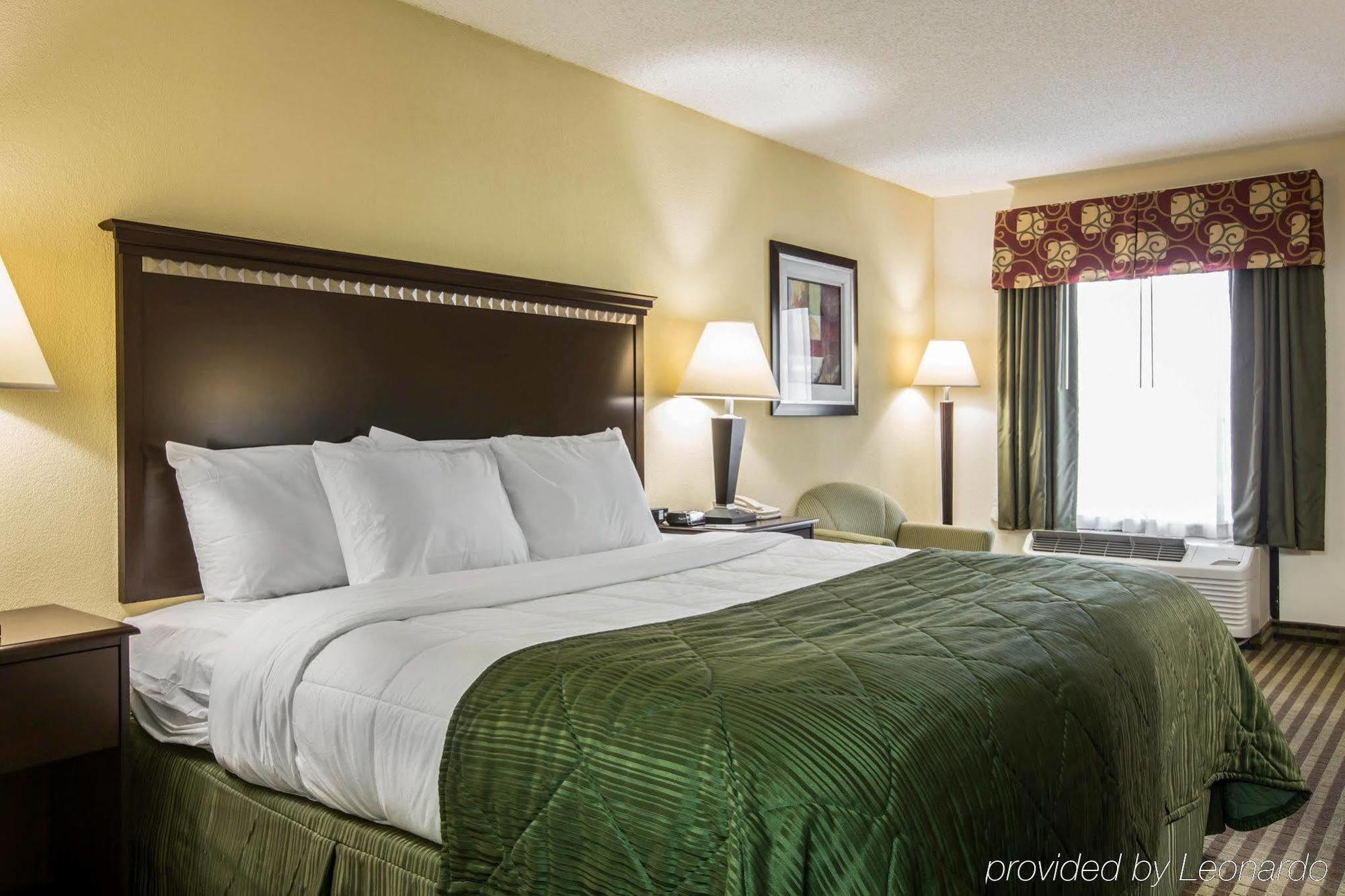 Quality Inn & Suites Greenville - Haywood Mall Dış mekan fotoğraf